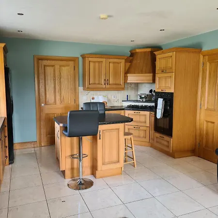 بيت للعطل Ballyloskey House *