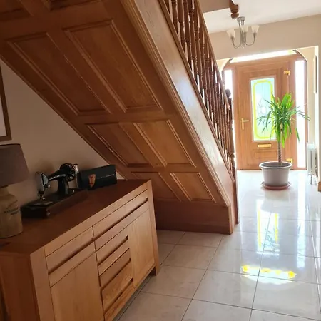 Ballyloskey House بيت للعطل كارندوناه