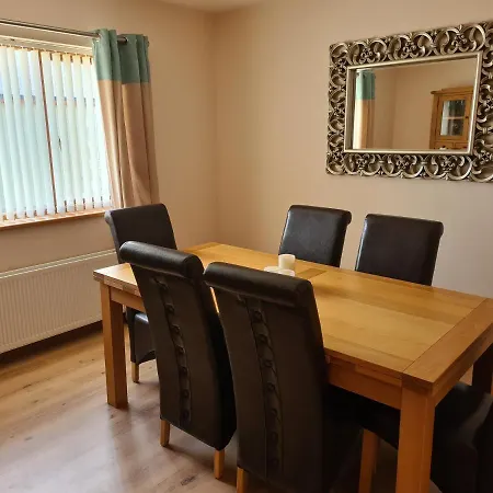 بيت للعطل Ballyloskey House